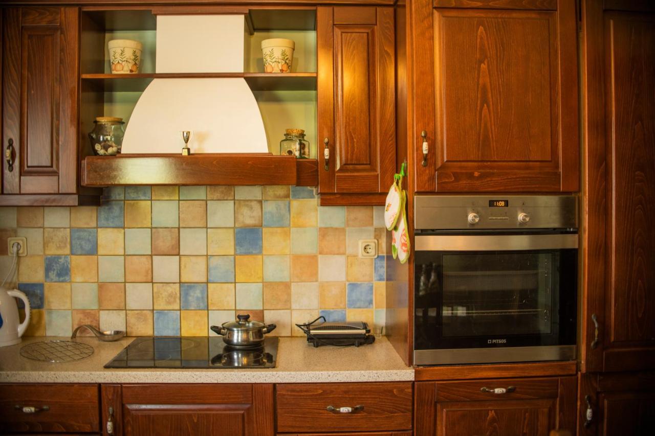 Emily, Soothing Experience, Perfect Getaway בית נופש Gardeládes